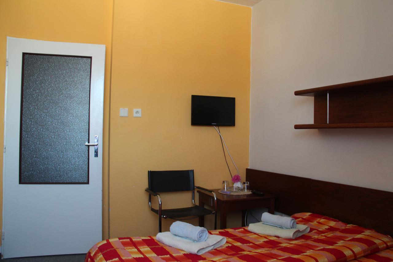 Hotel Rambousek Nové Město nad Metují 外观 照片