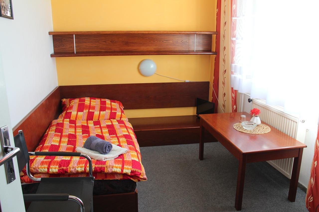 Hotel Rambousek Nové Město nad Metují 外观 照片